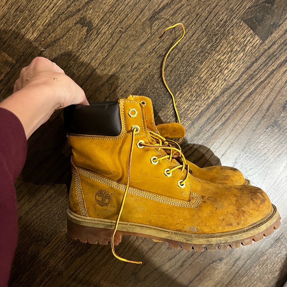 Women’s shoes